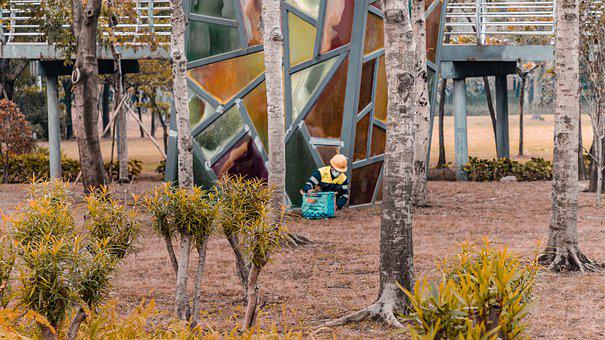 百華鞋業(yè)|如何為環(huán)衛(wèi)工人挑選適合的勞保鞋，勞保用品廠家來(lái)教您！