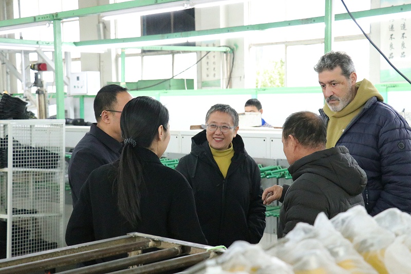 意大利RSA蒞臨百華鞋業洽談項目并成功簽約！