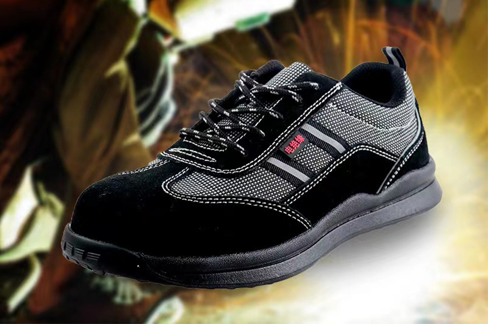 揭秘！勞保鞋VS普通鞋，為何安全守護(hù)選它？