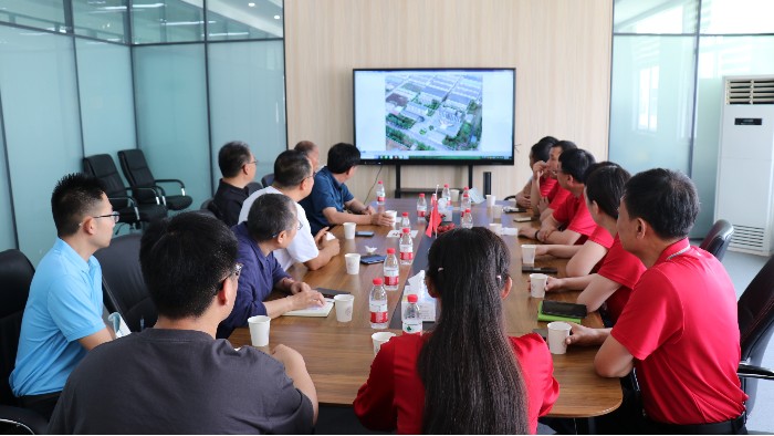 縣中小企業局領導與金猴集團一行蒞臨百華鞋業參觀