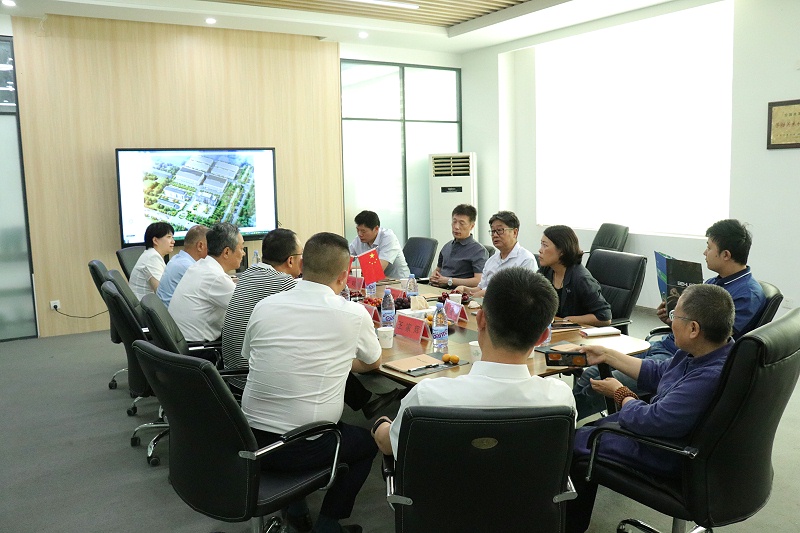 山東省貿促會黨組成員、副會長劉曉江一行蒞臨百華鞋業調研指導