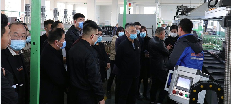 沂南縣中小企業發展局領導蒞臨百華鞋業指導工作