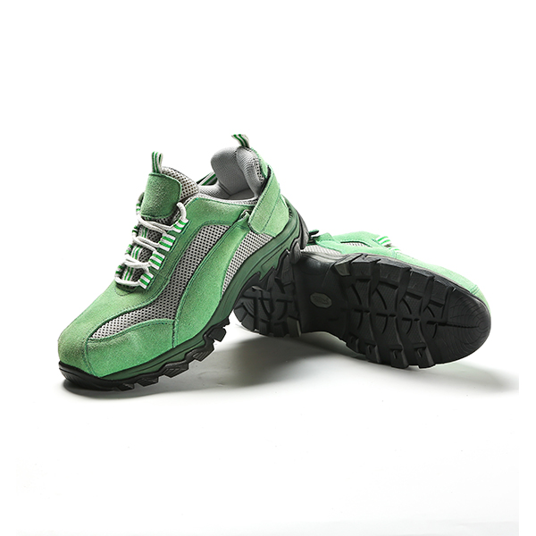 聽廠家聊聊：什么是防臭勞保鞋，答案來了！